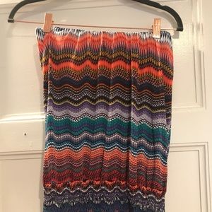 Multi color wave tube top scrunched bottom.